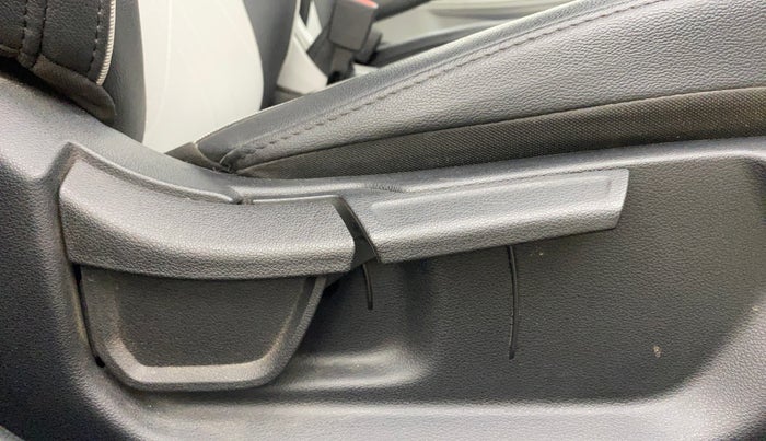 2025 Hyundai NEW I20 ASTA (O) 1.2 IVT, Petrol, Automatic, 16,681 km, Driver Side Adjustment Panel