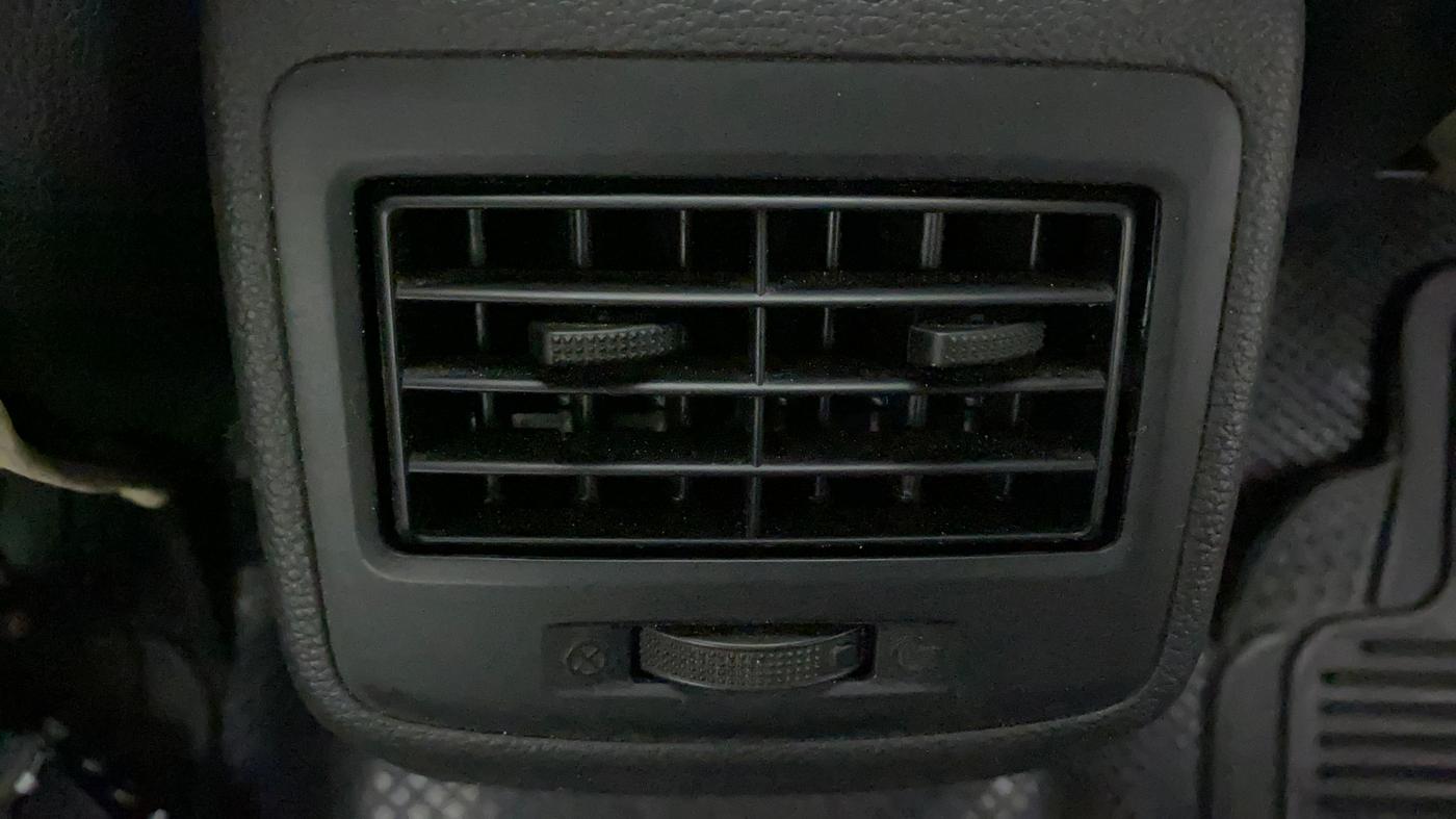 2015 Hyundai Xcent SX AT 1.2 (O), Petrol, Automatic, 67,502 km, Rear AC Vents