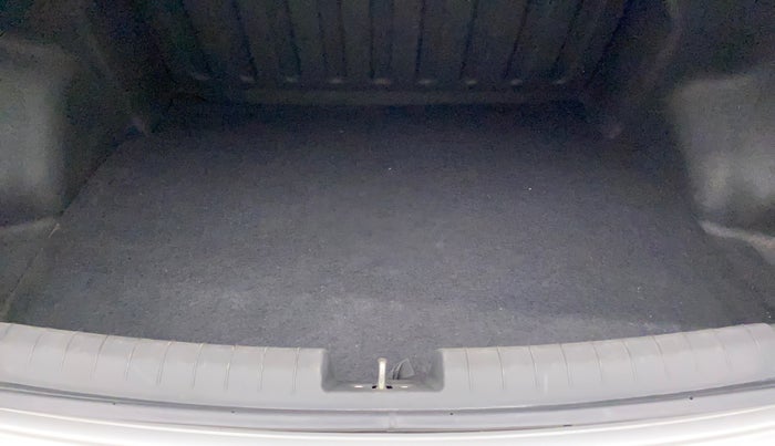 2015 Hyundai Xcent SX AT 1.2 (O), Petrol, Automatic, 67,502 km, Boot Inside