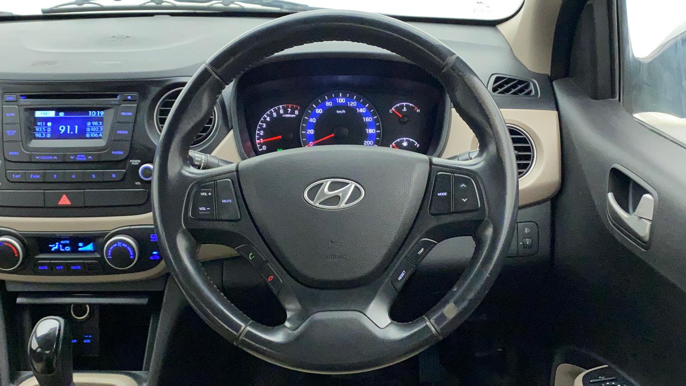 2015 Hyundai Xcent SX AT 1.2 (O), Petrol, Automatic, 67,502 km, Steering Wheel Close Up