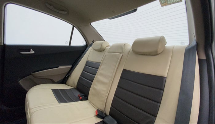 2015 Hyundai Xcent SX AT 1.2 (O), Petrol, Automatic, 67,502 km, Right Side Rear Door Cabin