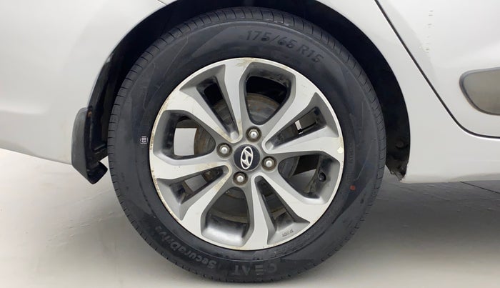 2015 Hyundai Xcent SX AT 1.2 (O), Petrol, Automatic, 67,502 km, Right Rear Wheel