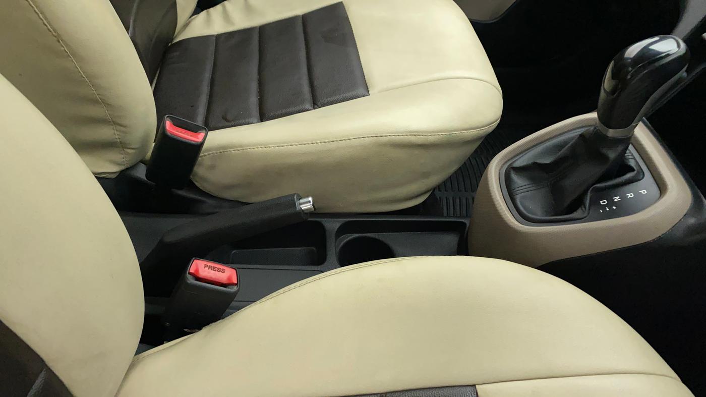 2015 Hyundai Xcent SX AT 1.2 (O), Petrol, Automatic, 67,502 km, Gear Lever