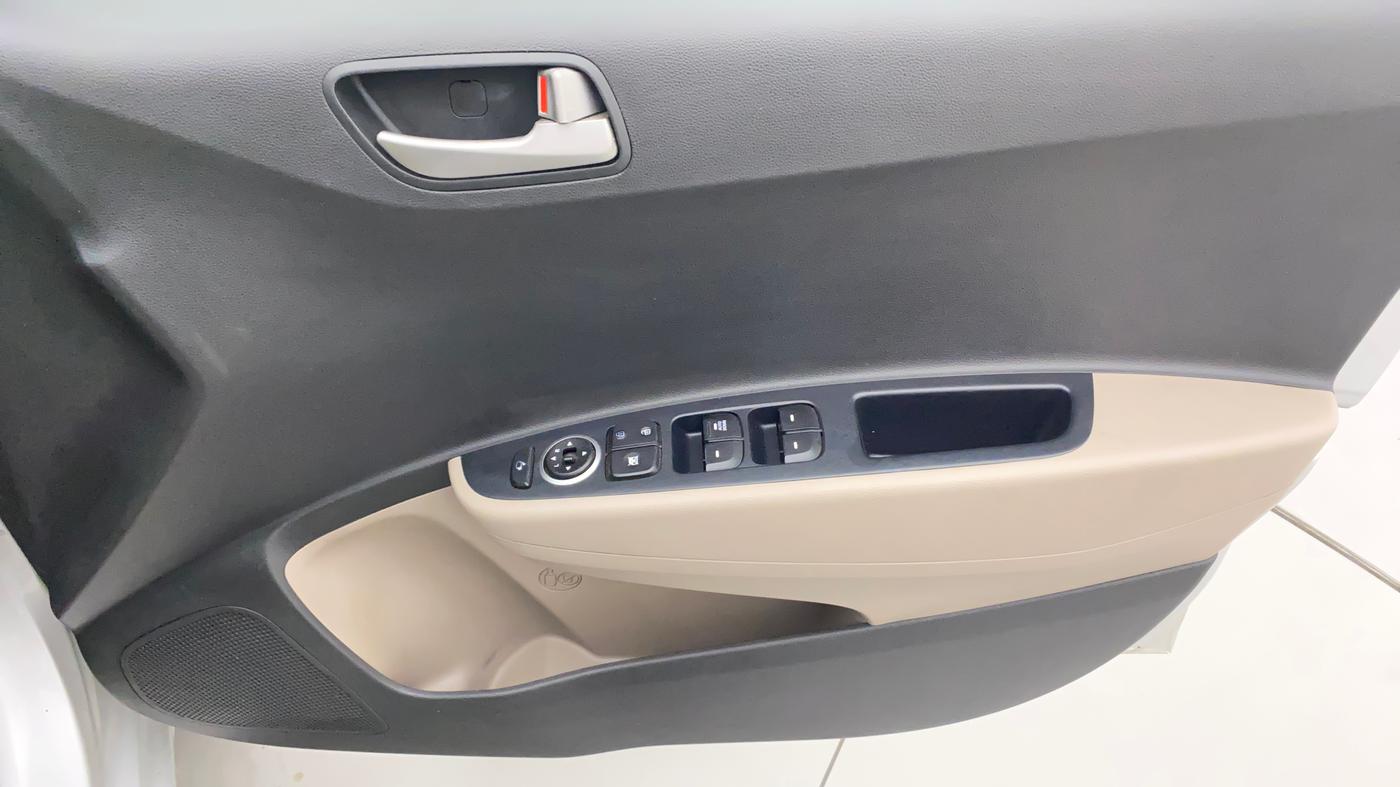 2015 Hyundai Xcent SX AT 1.2 (O), Petrol, Automatic, 67,502 km, Driver Side Door Panels Control