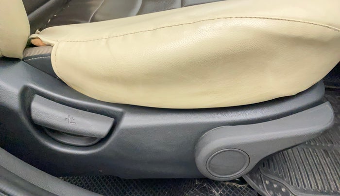 2015 Hyundai Xcent SX AT 1.2 (O), Petrol, Automatic, 67,502 km, Driver Side Adjustment Panel