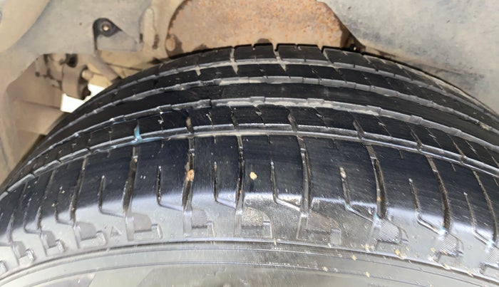 2012 Mahindra XUV500 W8, Diesel, Manual, 1,34,908 km, Right Rear Tyre Tread