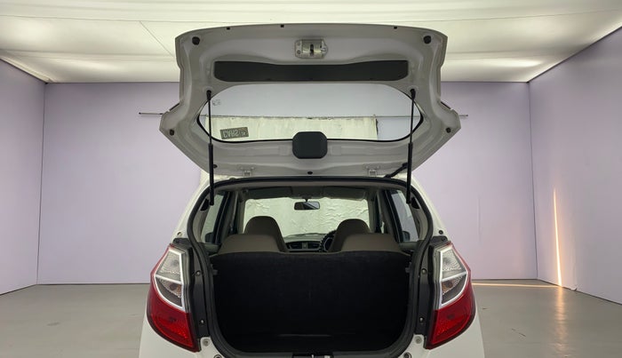 2016 Maruti Alto K10 VXI, Petrol, Manual, 31,735 km, Boot Door Open