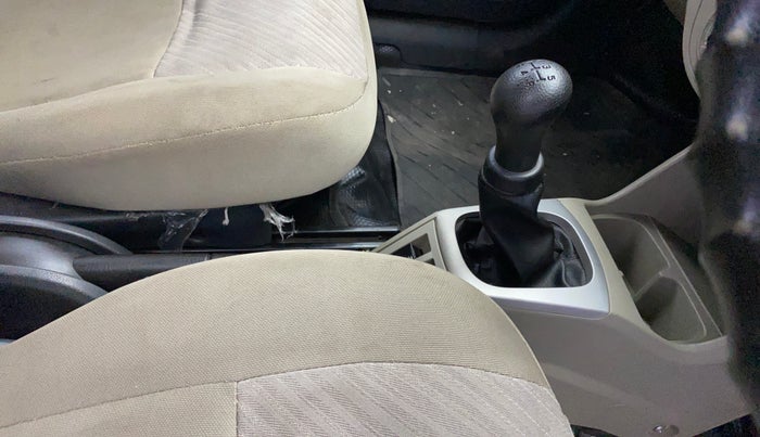 2016 Maruti Alto K10 VXI, Petrol, Manual, 31,735 km, Gear Lever