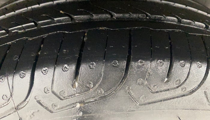 2017 Honda Jazz 1.2L I-VTEC V AT, Petrol, Automatic, 57,503 km, Right Rear Tyre Tread