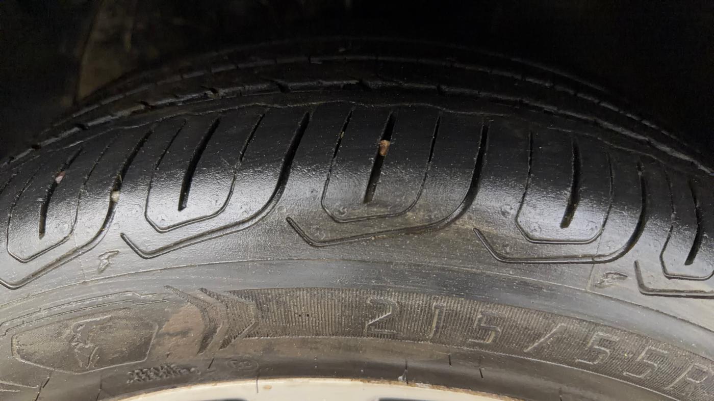 2022 MG ASTOR SMART 1.5 CVT, Petrol, Automatic, 61,062 km, Right Front Tyre Tread