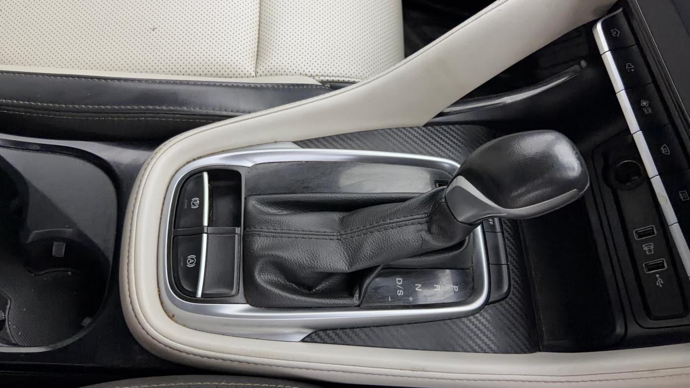 2022 MG ASTOR SMART 1.5 CVT, Petrol, Automatic, 61,062 km, Gear Lever