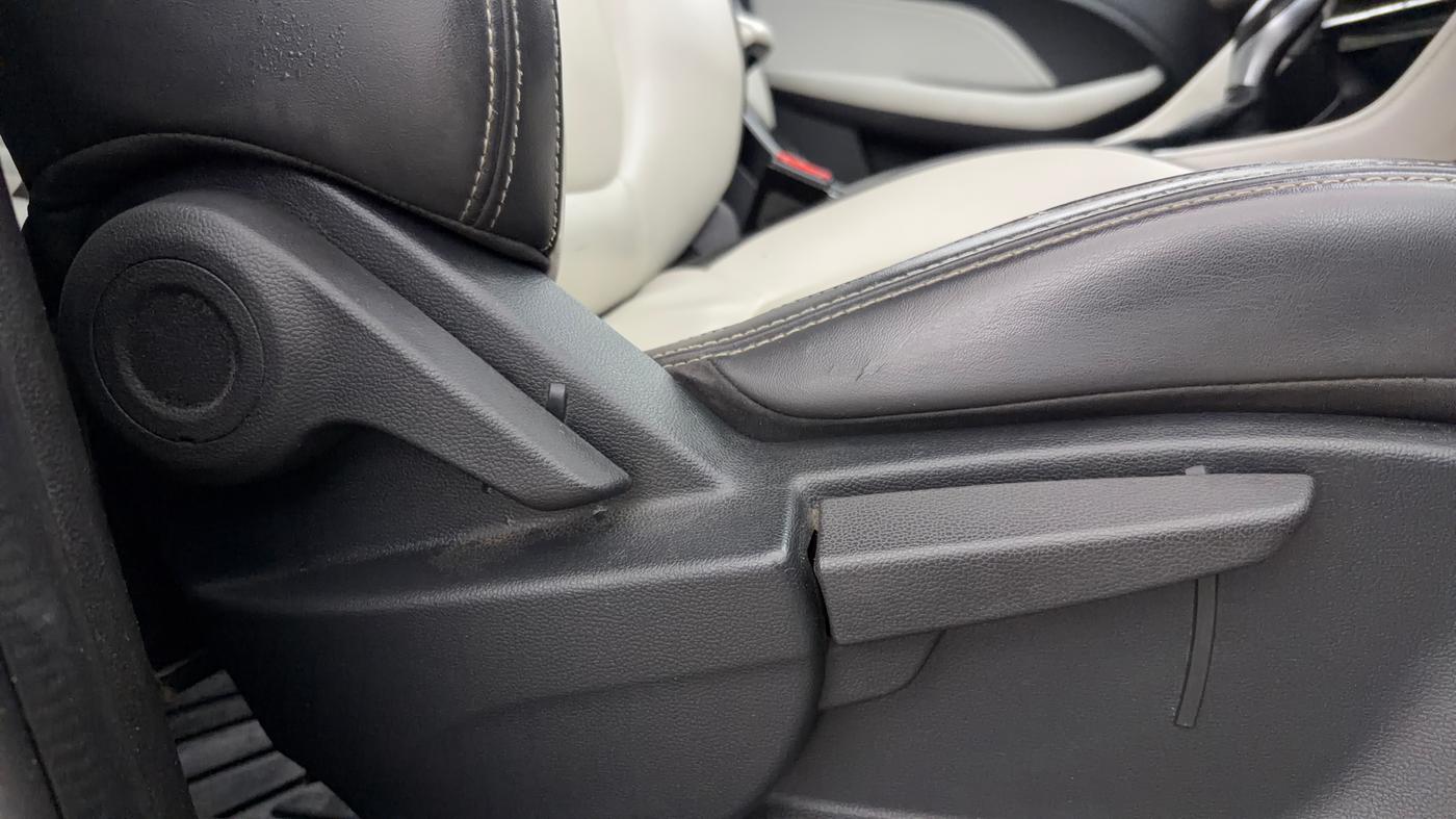 2022 MG ASTOR SMART 1.5 CVT, Petrol, Automatic, 61,062 km, Driver Side Adjustment Panel