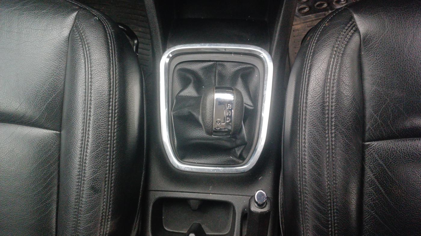 2020 Renault TRIBER RXZ AMT, Petrol, Automatic, 24,496 km, Gear Lever