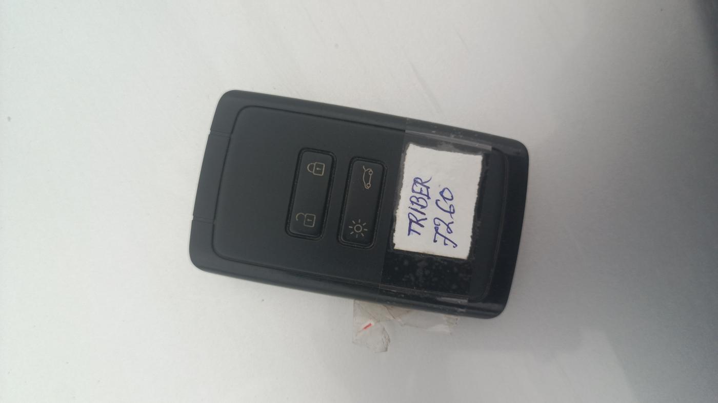 2020 Renault TRIBER RXZ AMT, Petrol, Automatic, 24,496 km, Key Close Up