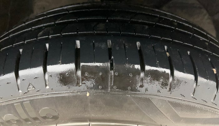 2022 Maruti Baleno ALPHA PETROL 1.2, Petrol, Manual, 11,127 km, Right Front Tyre Tread