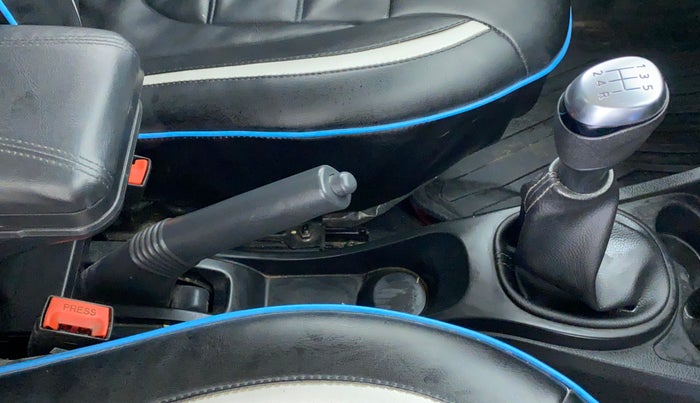 2019 Renault Duster RXS 106 PS MT, Petrol, Manual, 47,944 km, Gear Lever