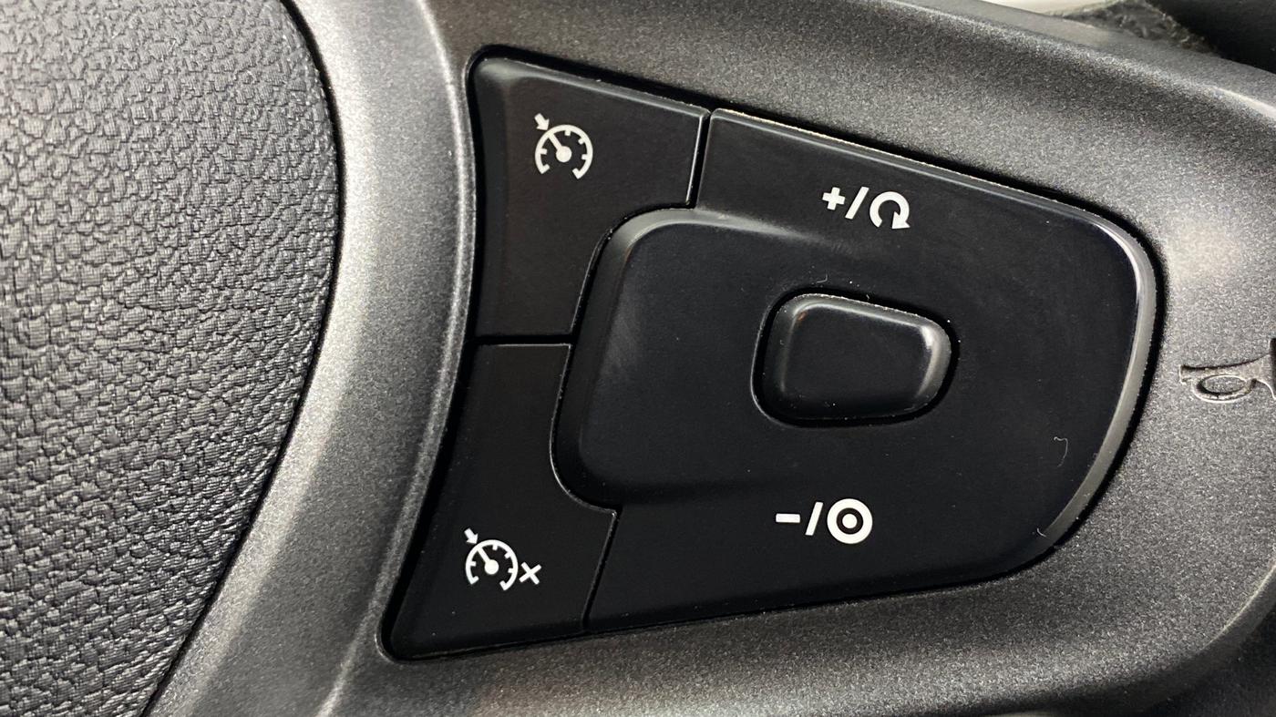 2025 Tata PUNCH Creative Plus, Petrol, Manual, 7,358 km, Adaptive Cruise Control