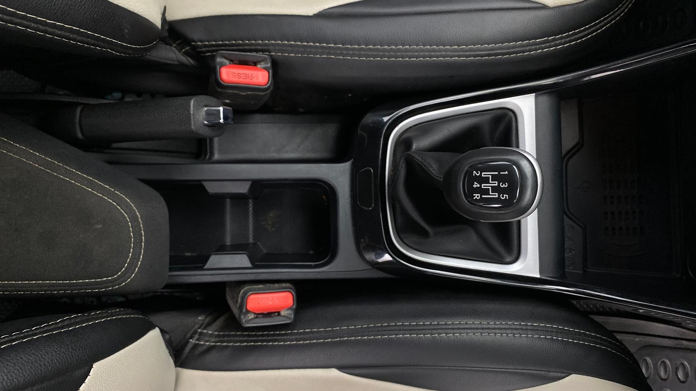 2025 Tata PUNCH Creative Plus, Petrol, Manual, 7,358 km, Gear Lever