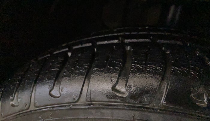 2018 Tata Tiago XZ PETROL, Petrol, Manual, 12,862 km, Right Front Tyre Tread