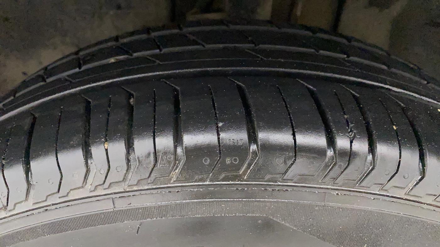 2022 Tata PUNCH ADVENTURE RHYTHM PACK MT, Petrol, Manual, 14,372 km, Left Front Tyre Tread