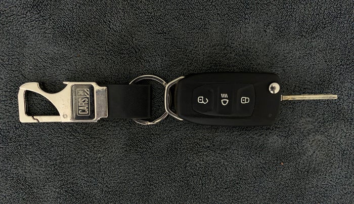 2022 Tata PUNCH ADVENTURE RHYTHM PACK MT, Petrol, Manual, 14,372 km, Key Close Up
