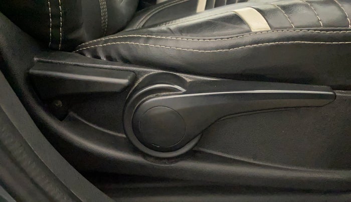 2018 Tata NEXON XZ PLUS PETROL, Petrol, Manual, 1,37,419 km, Driver Side Adjustment Panel