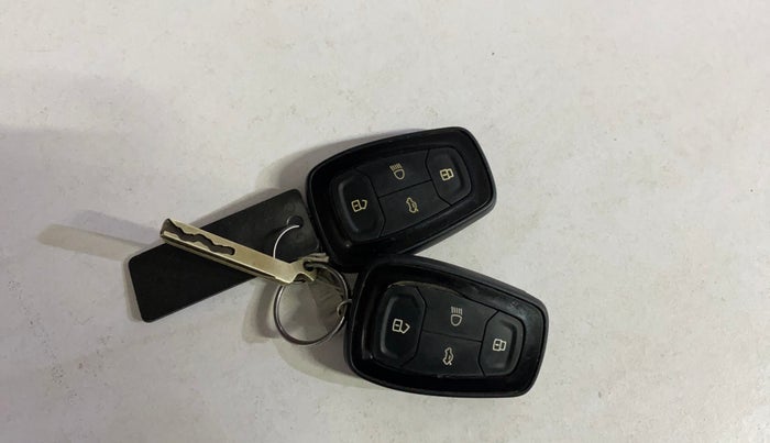 2018 Tata NEXON XZ PLUS PETROL, Petrol, Manual, 1,37,419 km, Key Close Up