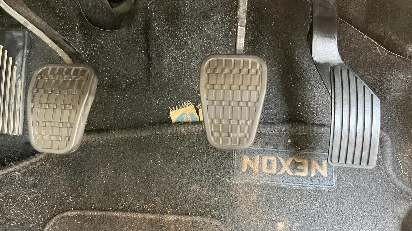 2020 Tata NEXON XZ PLUS PETROL, Petrol, Manual, 39,721 km, Pedals