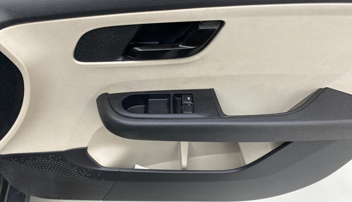 2021 Tata ALTROZ XE+ 1.2 RTN, Petrol, Manual, 19,077 km, Driver Side Door Panels Control