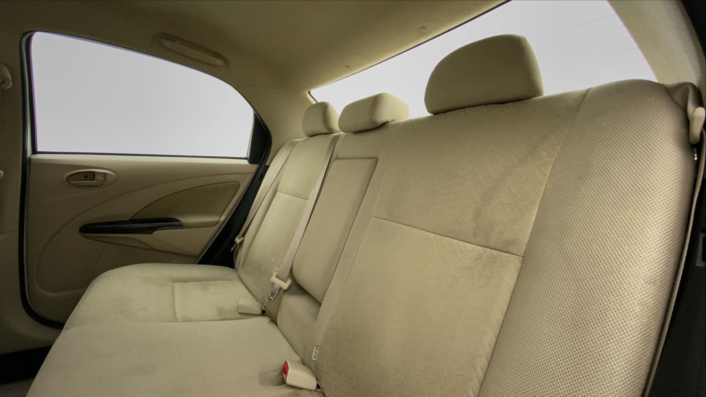 2016 Toyota Etios VX D, Diesel, Manual, 69,750 km, Right Side Rear Door Cabin