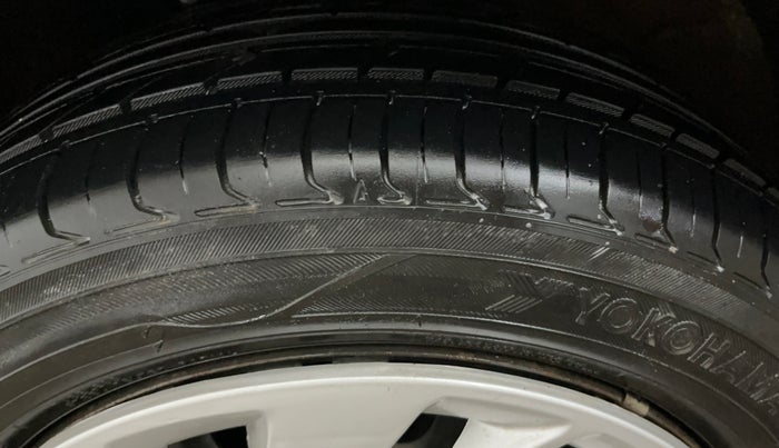 2018 Volkswagen Polo COMFORTLINE 1.0L MPI, Petrol, Manual, 88,840 km, Left Front Tyre Tread