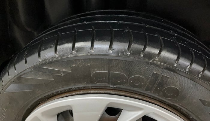 2018 Volkswagen Polo COMFORTLINE 1.0L MPI, Petrol, Manual, 88,840 km, Right Rear Tyre Tread