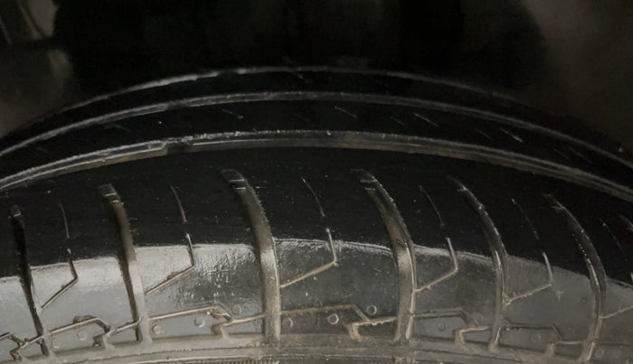 2021 Maruti Swift LXI, Petrol, Manual, 50,655 km, Left Rear Tyre Tread