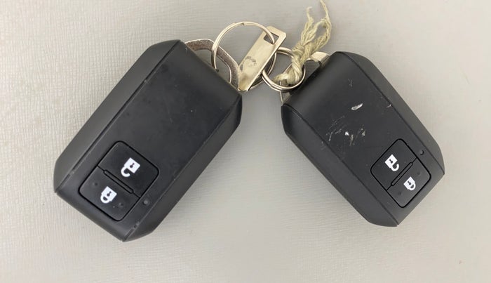 2019 Toyota Glanza G ISG, Petrol, Manual, 65,059 km, Key Close Up