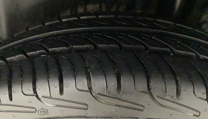 2012 Maruti Swift VXI, Petrol, Manual, 34,633 km, Left Rear Tyre Tread