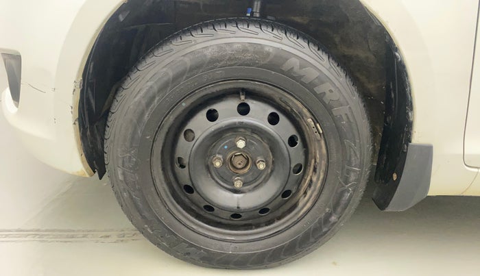 2012 Maruti Swift VXI, Petrol, Manual, 34,633 km, Left Front Wheel
