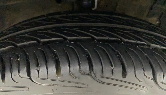 2012 Maruti Swift VXI, Petrol, Manual, 34,633 km, Right Front Tyre Tread