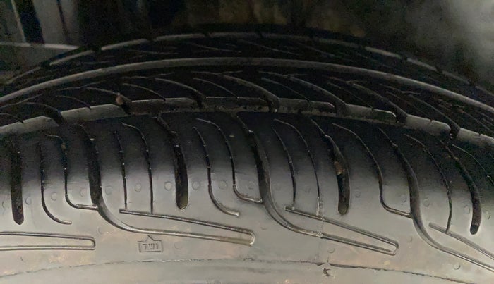 2012 Maruti Swift VXI, Petrol, Manual, 34,633 km, Right Rear Tyre Tread