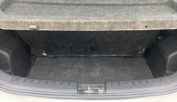 2012 Maruti Swift VXI, Petrol, Manual, 34,633 km, Boot Inside