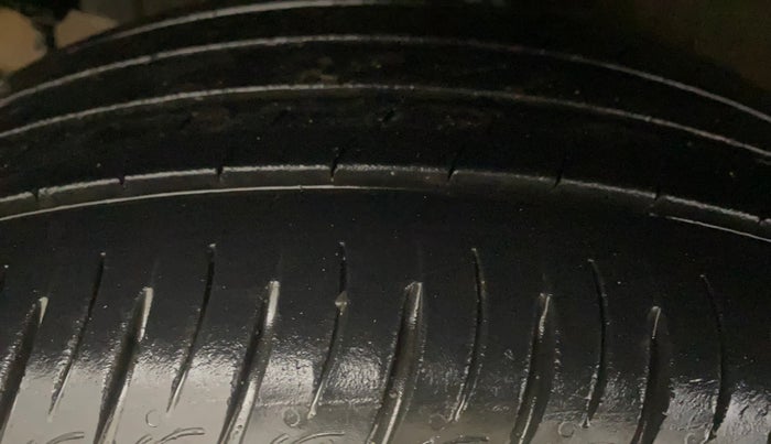 2022 KIA SONET HTX 1.5 AT, Diesel, Automatic, 29,856 km, Right Rear Tyre Tread