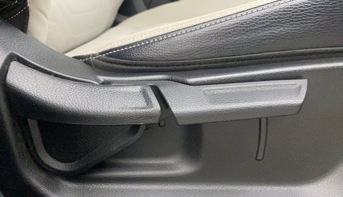 2022 KIA SONET HTX 1.5 AT, Diesel, Automatic, 29,856 km, Driver Side Adjustment Panel