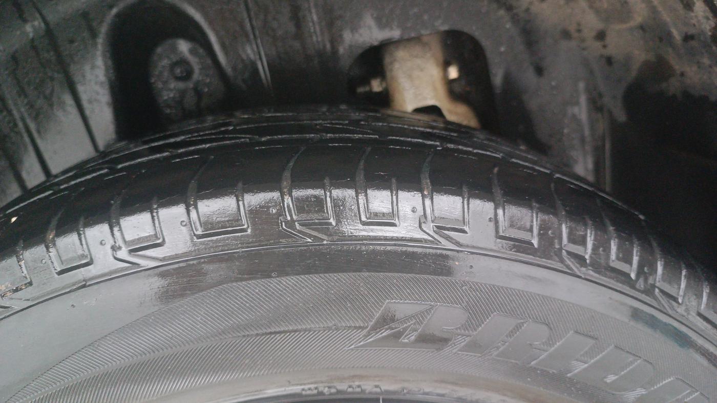 2021 Mahindra XUV300 W6 1.2 PETROL, Petrol, Manual, 51,283 km, Right Rear Tyre Tread