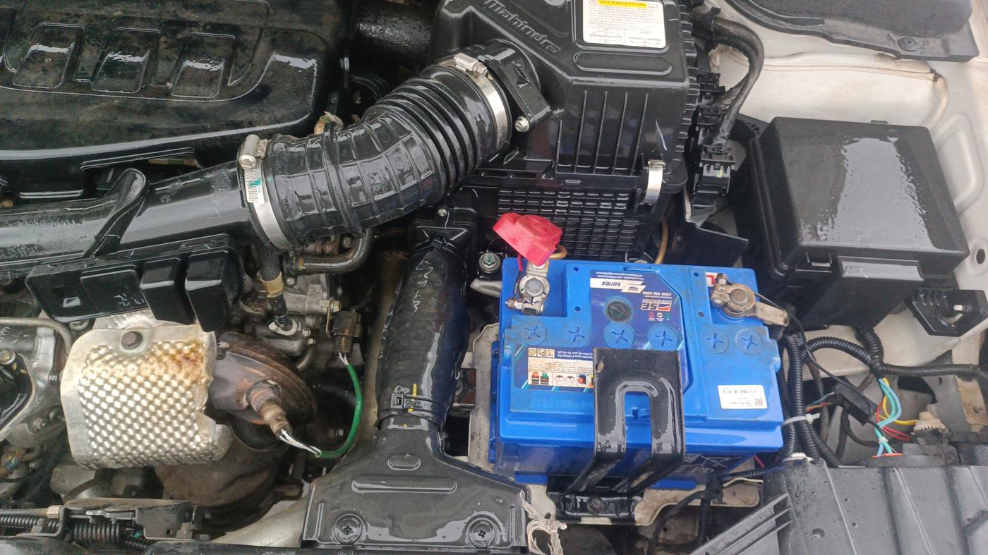2021 Mahindra XUV300 W6 1.2 PETROL, Petrol, Manual, 51,283 km, Engine View - Left
