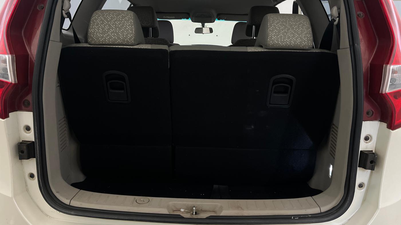 2021 Mahindra MARAZZO M 6 + 7 STR, Diesel, Manual, 79,760 km, Boot Inside