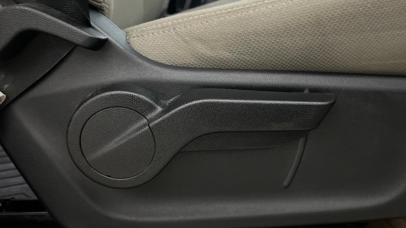 2021 Mahindra MARAZZO M 6 + 7 STR, Diesel, Manual, 79,760 km, Driver Side Adjustment Panel