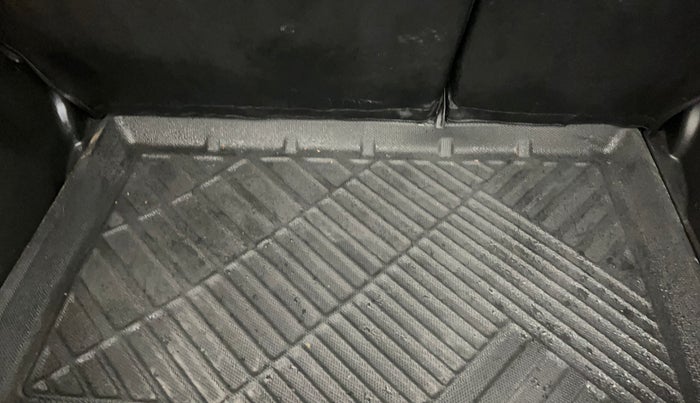 2019 Maruti Swift ZXI PLUS AMT, Petrol, Automatic, 36,577 km, Boot Inside