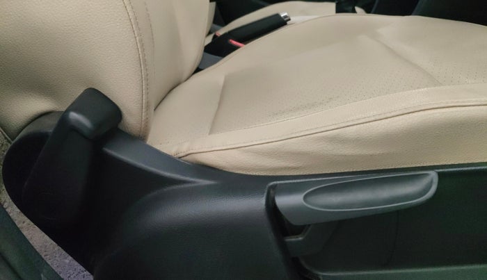 2018 Skoda Rapid STYLE 1.5 TDI, Diesel, Manual, 1,02,729 km, Driver Side Adjustment Panel