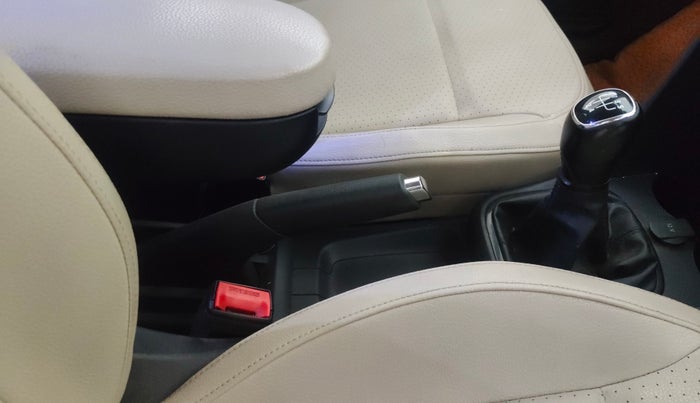 2018 Skoda Rapid STYLE 1.5 TDI, Diesel, Manual, 1,02,729 km, Gear Lever