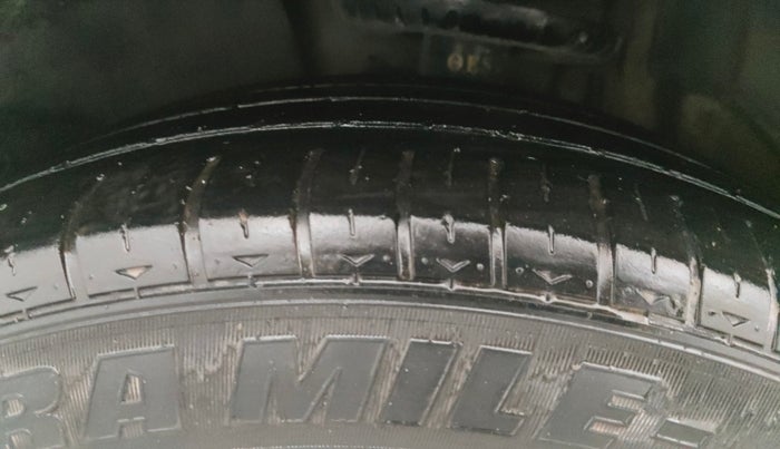 2018 Skoda Rapid STYLE 1.5 TDI, Diesel, Manual, 1,02,729 km, Left Front Tyre Tread