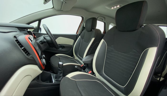 2018 Renault Captur RXT Diesel Dual Tone, Diesel, Manual, 56,810 km, Right Side Front Door Cabin